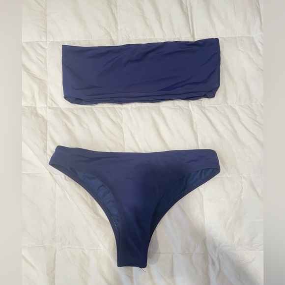 Bikini - Picture 4 of 4